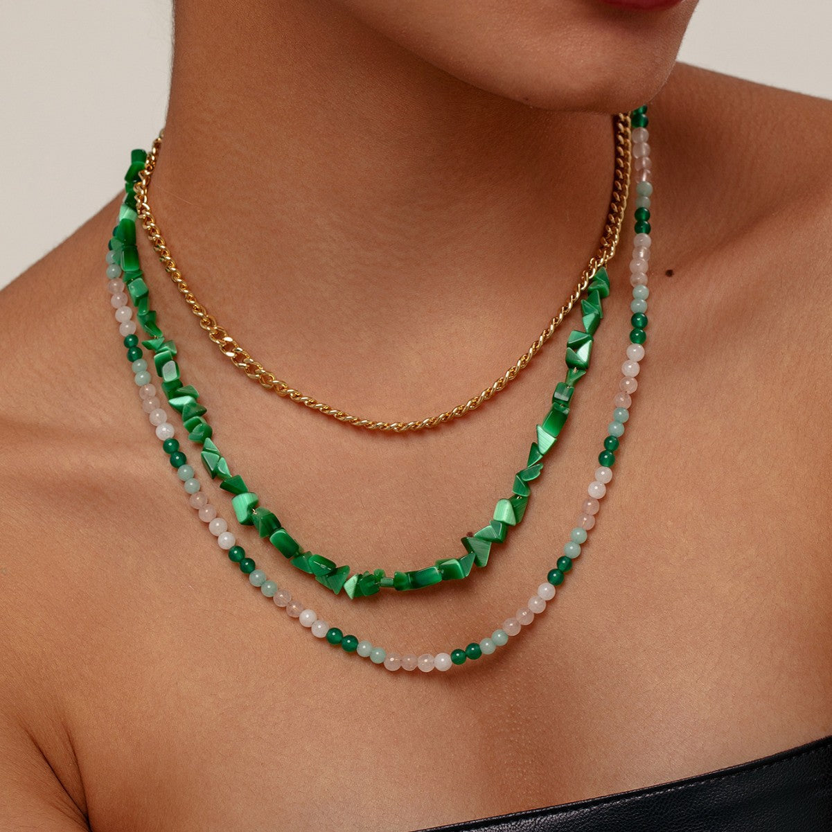 Collar de malaquita natural: transforma tu energía con elegancia