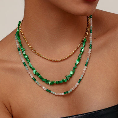 Collar de malaquita natural: transforma tu energía con elegancia