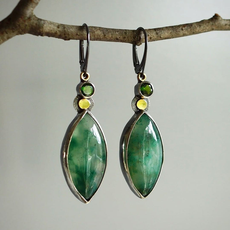 Pendientes de Cuarzo Verde: Elegancia y Energía con Estilo Único