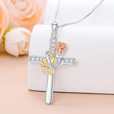 Collar cruz rosa en plata 925, símbolo de fe serena y feminidad espiritual