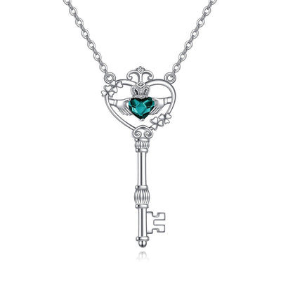 Collar trébol de cuatro hojas con llave del amor y jade verde, símbolo de suerte y conexión emocional