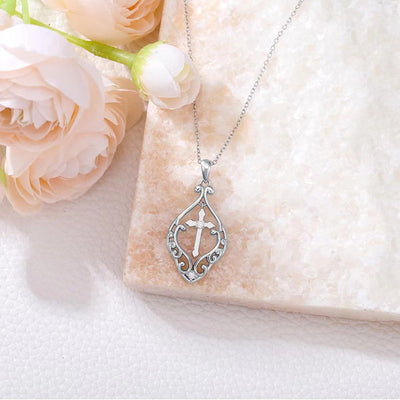 Collar cruz vintage en plata 925, símbolo eterno de protección y estilo
