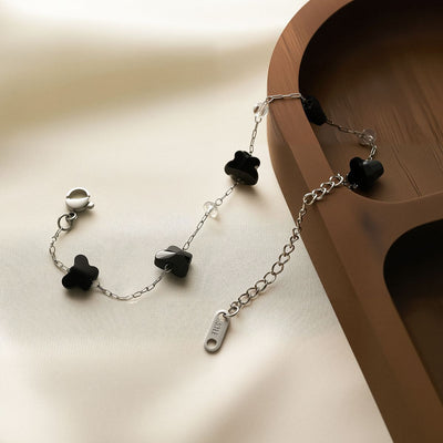 Renueva tu energía con la protección de la obsidiana y el lujo del titanio