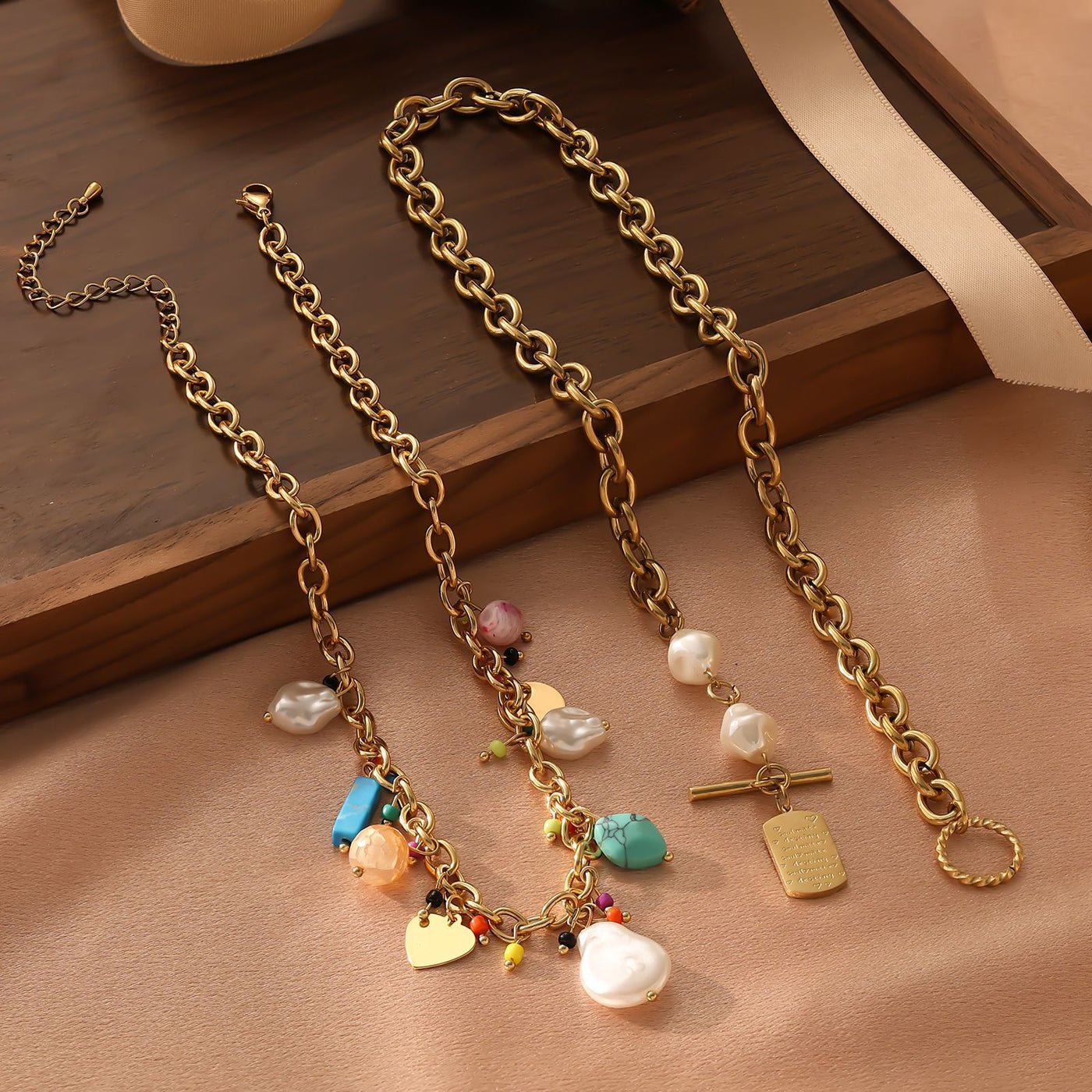 Collar de Energía y Estilo: Armonía con perlas y minerales naturales