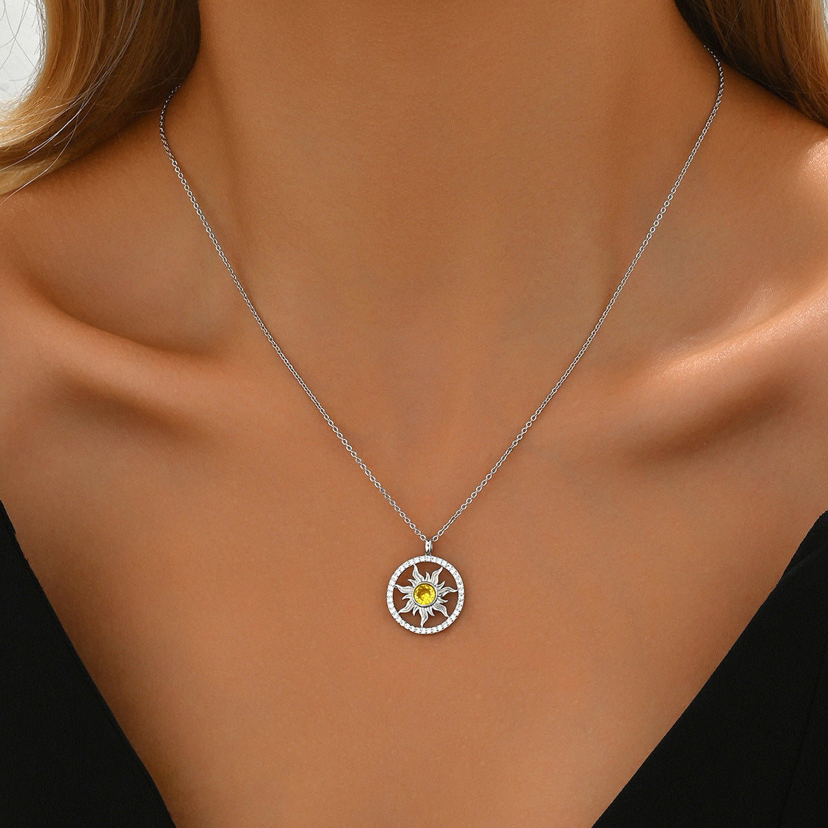 Collar sol en plata 925, símbolo de luz interior, energía vital y renovación personal
