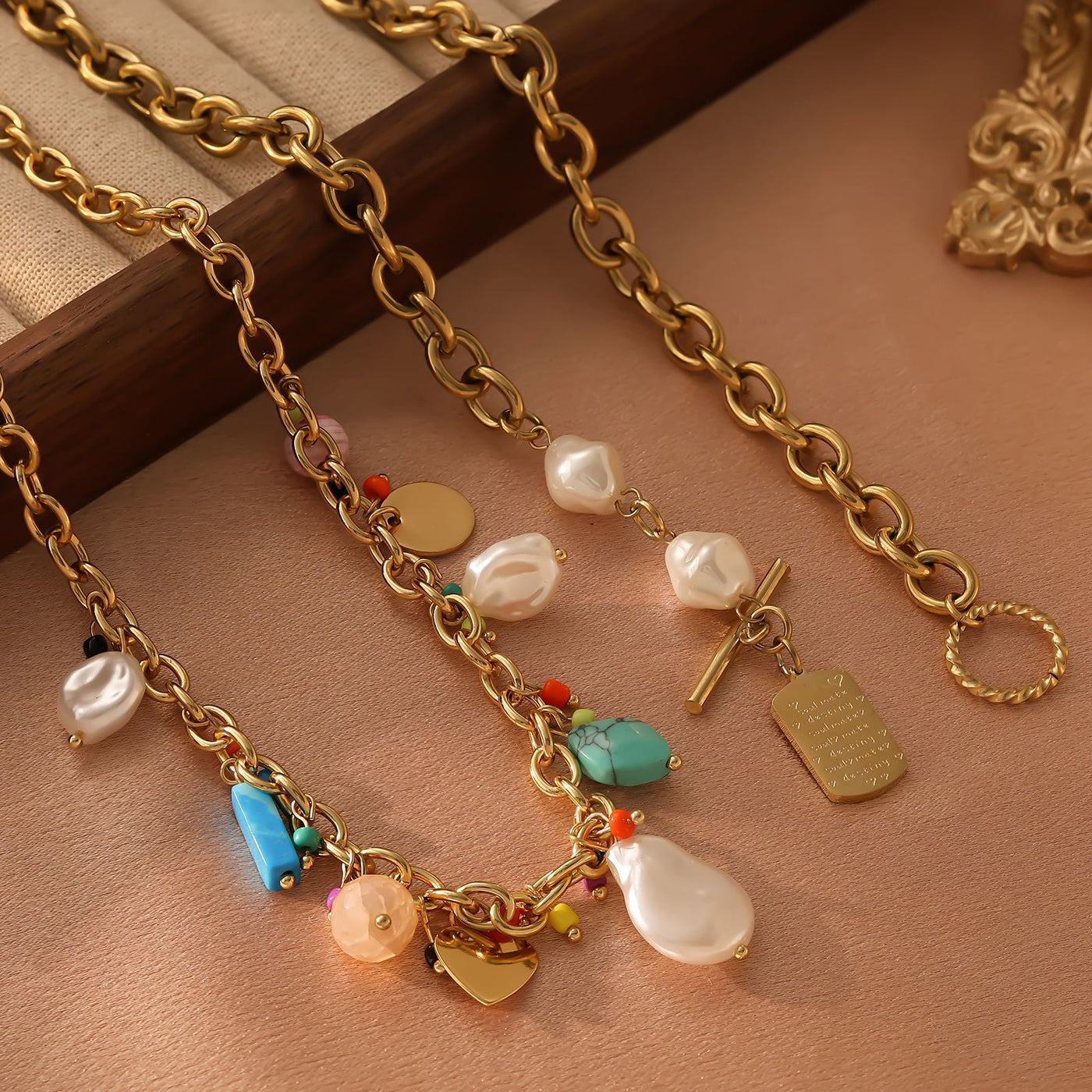 Collar de Energía y Estilo: Armonía con perlas y minerales naturales