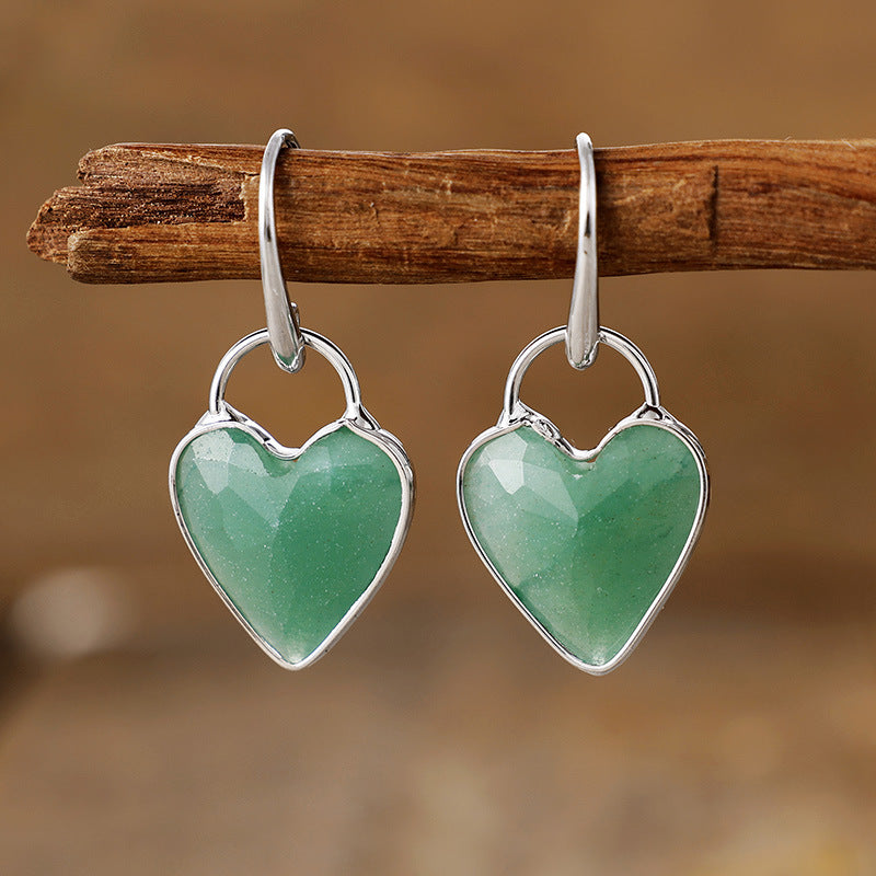 Pendientes de corazón: armonía, protección y energía positiva en tu día a día