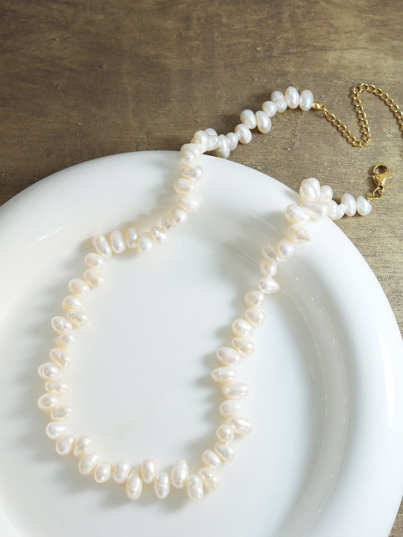 Collar Perla Barroca: Amuleto de la Sabiduría y la Calma