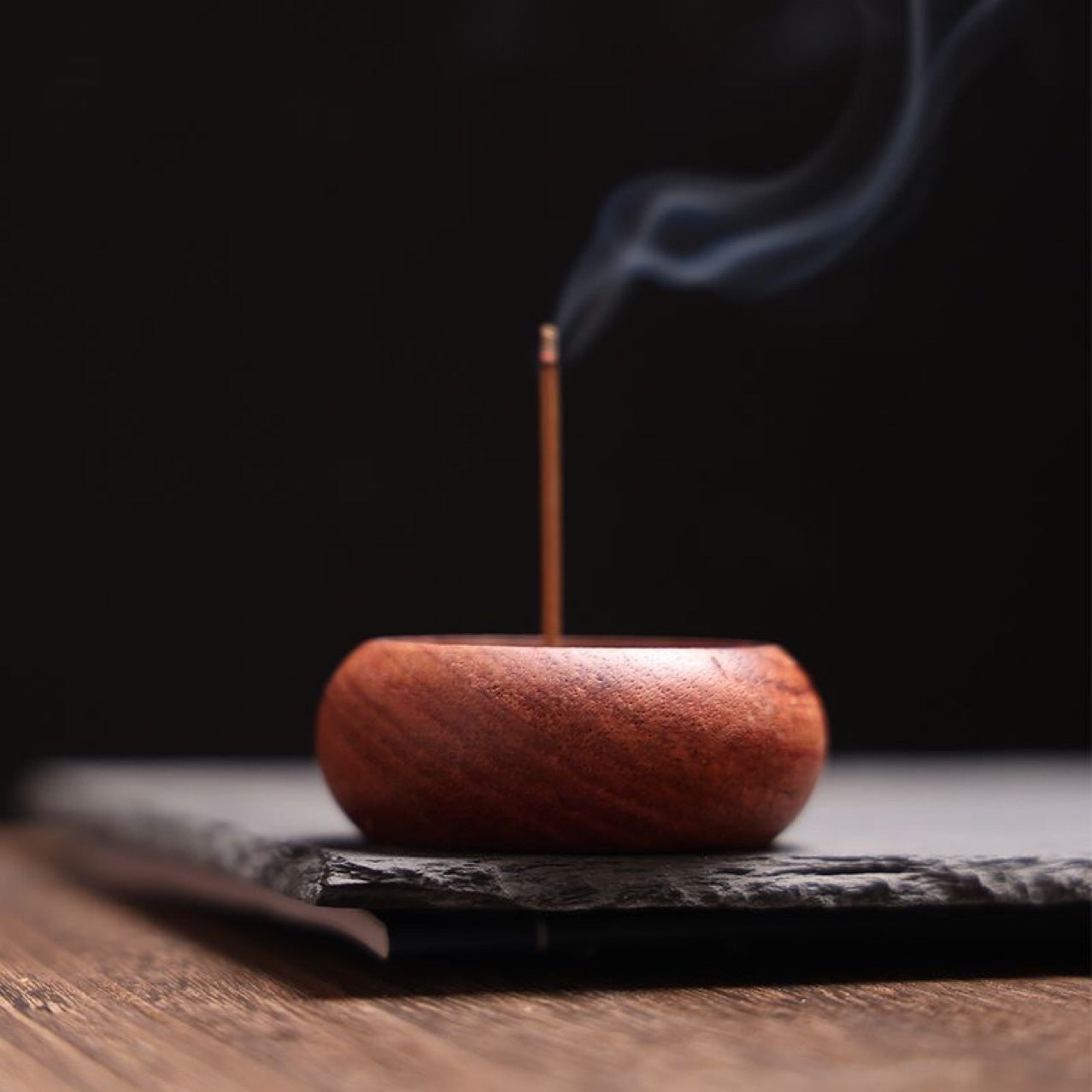 Porta Incienso de Sándalo – Serenidad Ritual para el Alma