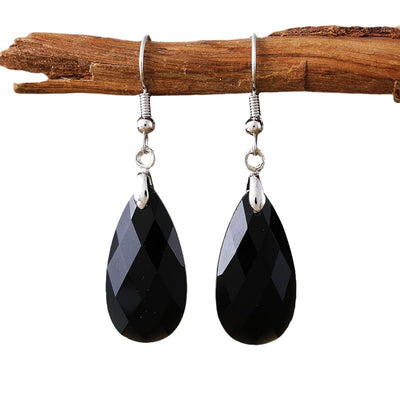 Pendientes de piedra natural: energía, equilibrio y elegancia en cada gota
