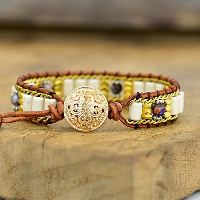 Pulsera de cuarzo blanco y detalles dorados – Claridad y elegancia