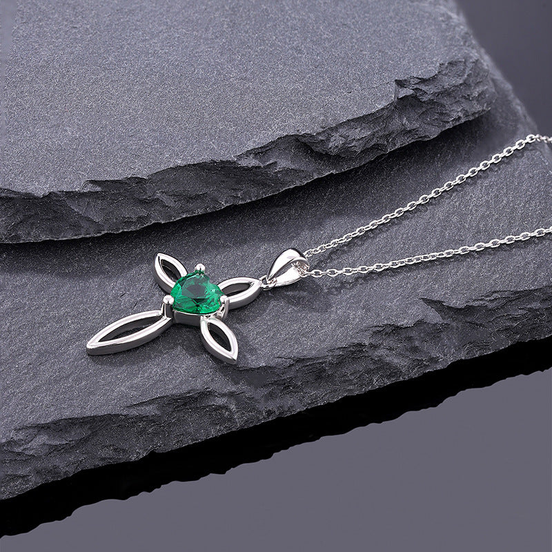 Collar trébol de cuatro hojas con aventurina verde en plata 925, símbolo de suerte y armonía natural