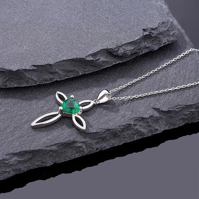 Collar trébol de cuatro hojas con aventurina verde en plata 925, símbolo de suerte y armonía natural