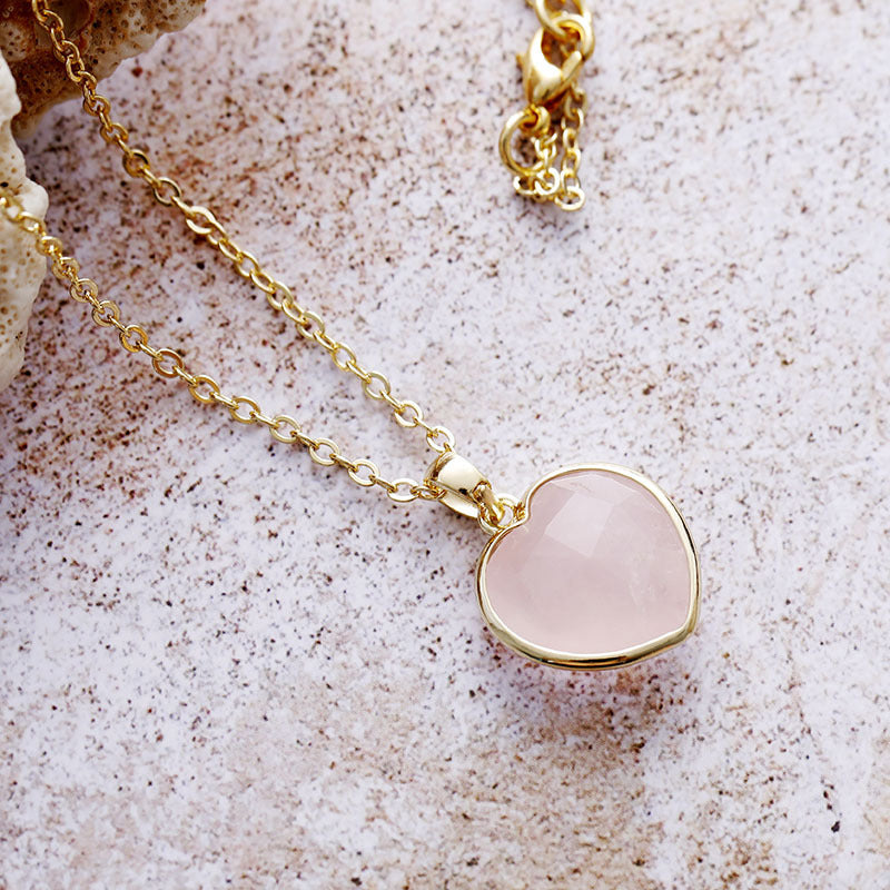 Collar de Cuarzo Rosa: Amor y Armonía en Oro de 18K