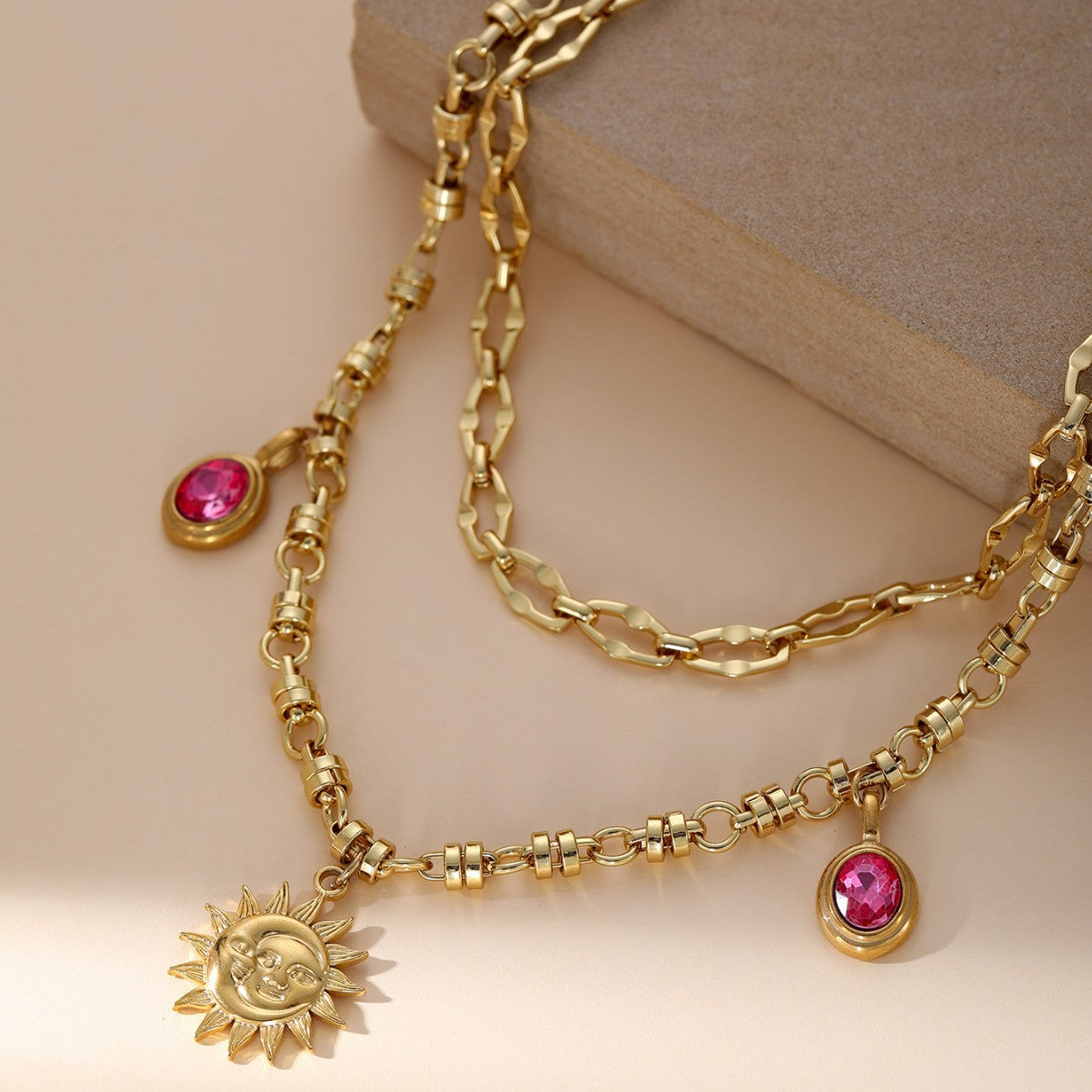 Collar sol y luna: luz, armonía y protección para tu espíritu