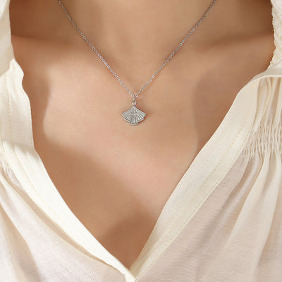 Collar de acero de titanio: Energía protectora y elegancia francesa