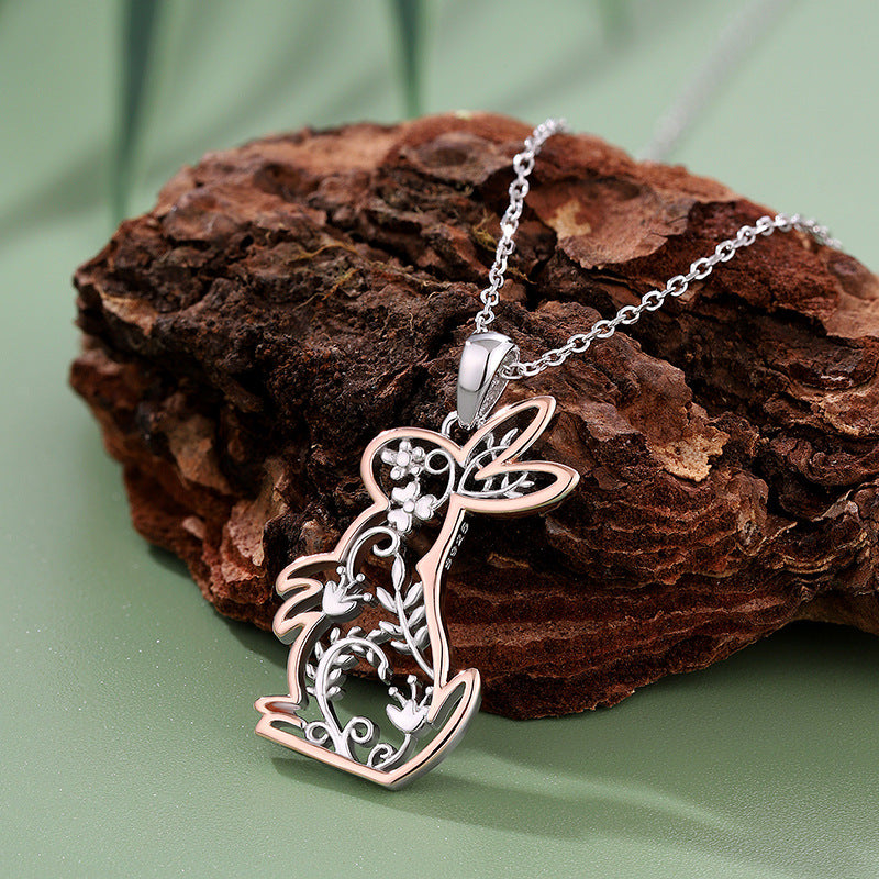 Collar conejo en plata 925, diseño moderno y tierno que combina con todo
