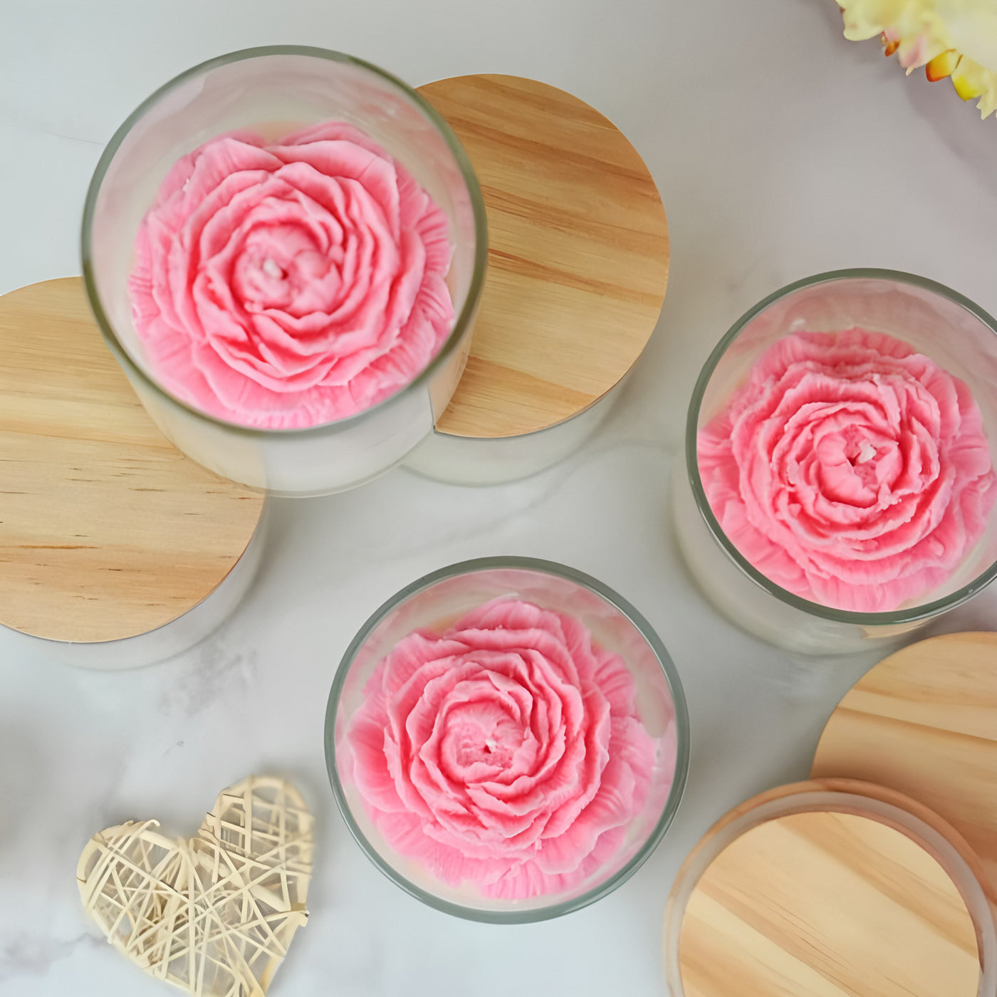 Vela de Aromaterapia de Cera de Soja con Flor de Peonía – Belleza, Calma y Energía Amorosa