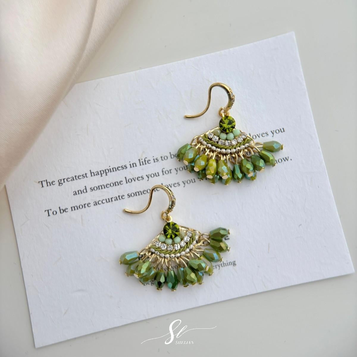 Pendientes de Borlas de Cristal con Minerales: Bohemia, Energía y Estilo Étnico