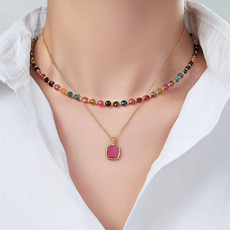 Collar espiritual vintage: energía y elegancia con rubí y turmalina