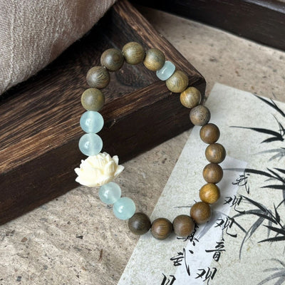 Pulsera de loto de sándalo verde y cuarzo azul: paz y energía espiritual