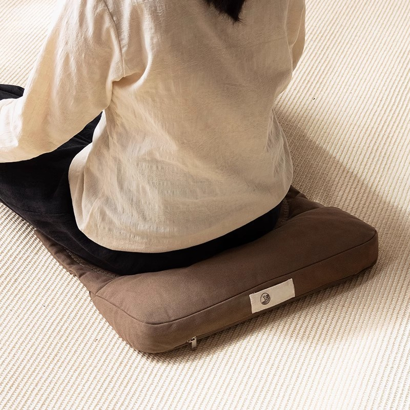 Cojín de Trigo Sarraceno para Coxis y Meditación Zen – Marrón