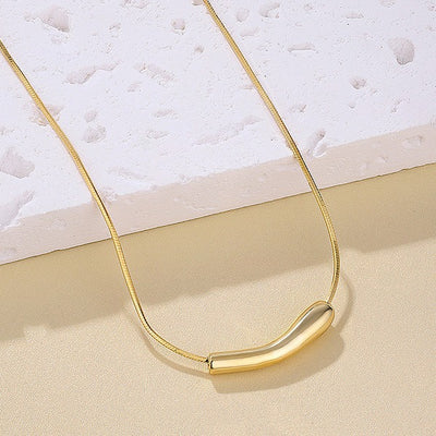 Collar gota de agua en plata 925, diseño minimalista y versátil