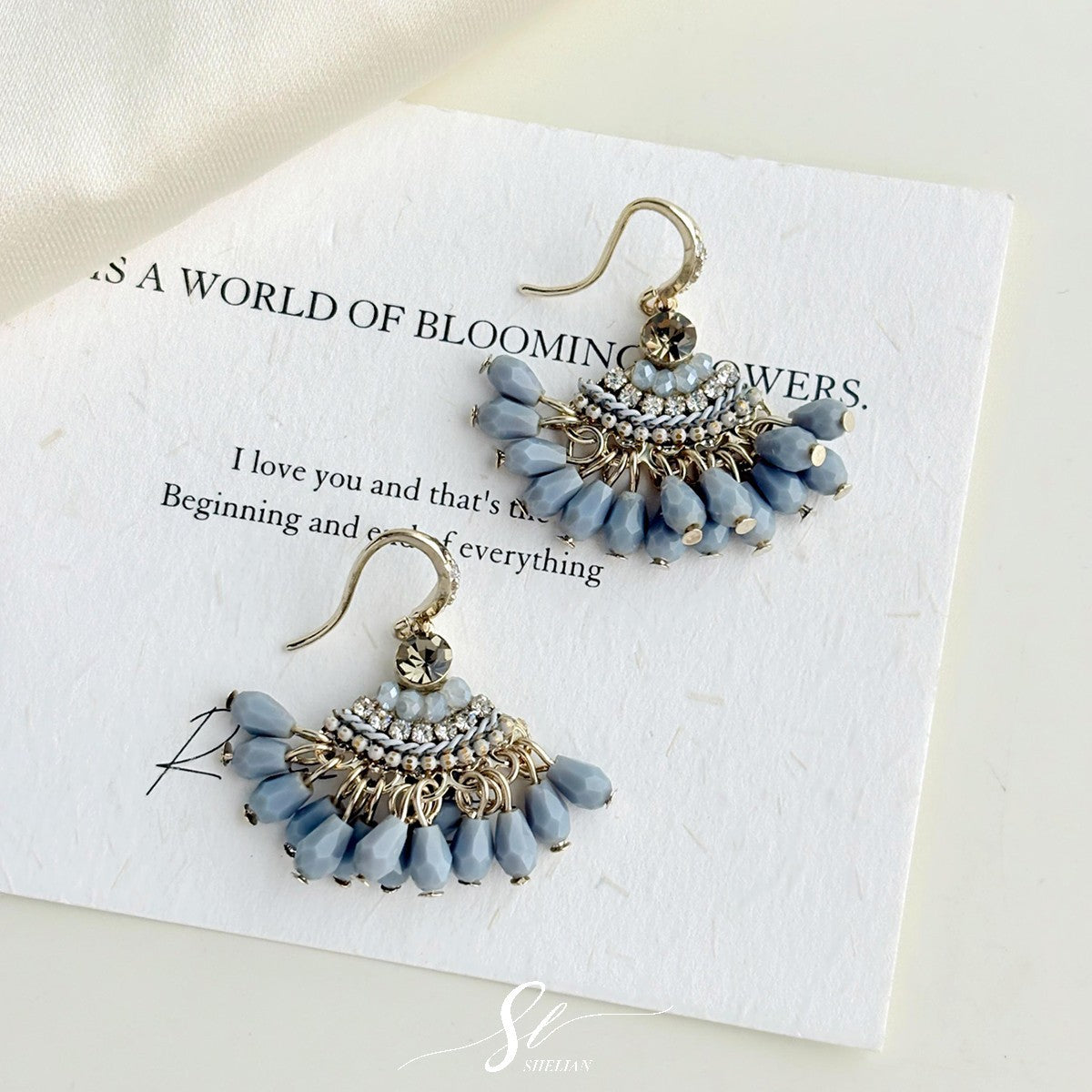 Pendientes de Borlas de Cristal con Minerales: Bohemia, Energía y Estilo Étnico