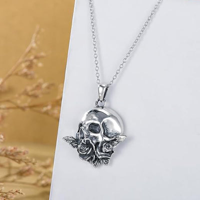 Collar calavera en plata 925, símbolo de poder personal y transformación interior