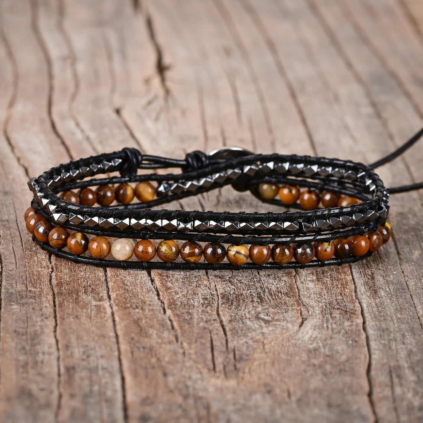 Pulsera tejida a mano de dos capas con ágata natural envuelta, equilibrio y autenticidad artesanal