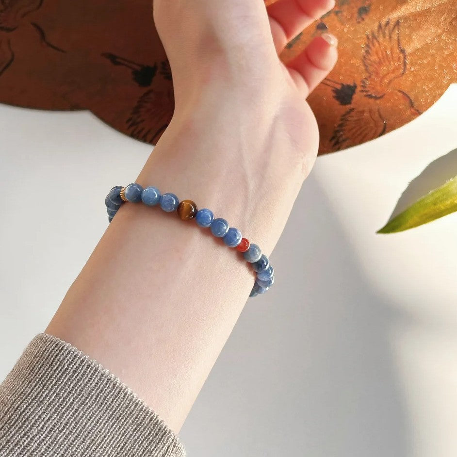 Pulsera de sodalita azul: activa tu intuición y serenidad interior