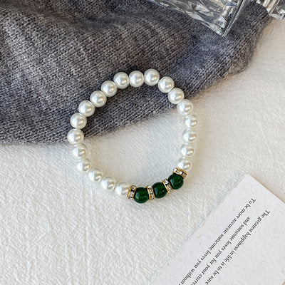 Collar de Perlas y Pulsera con Cuarzo Verde: Elegancia y Energía Positiva