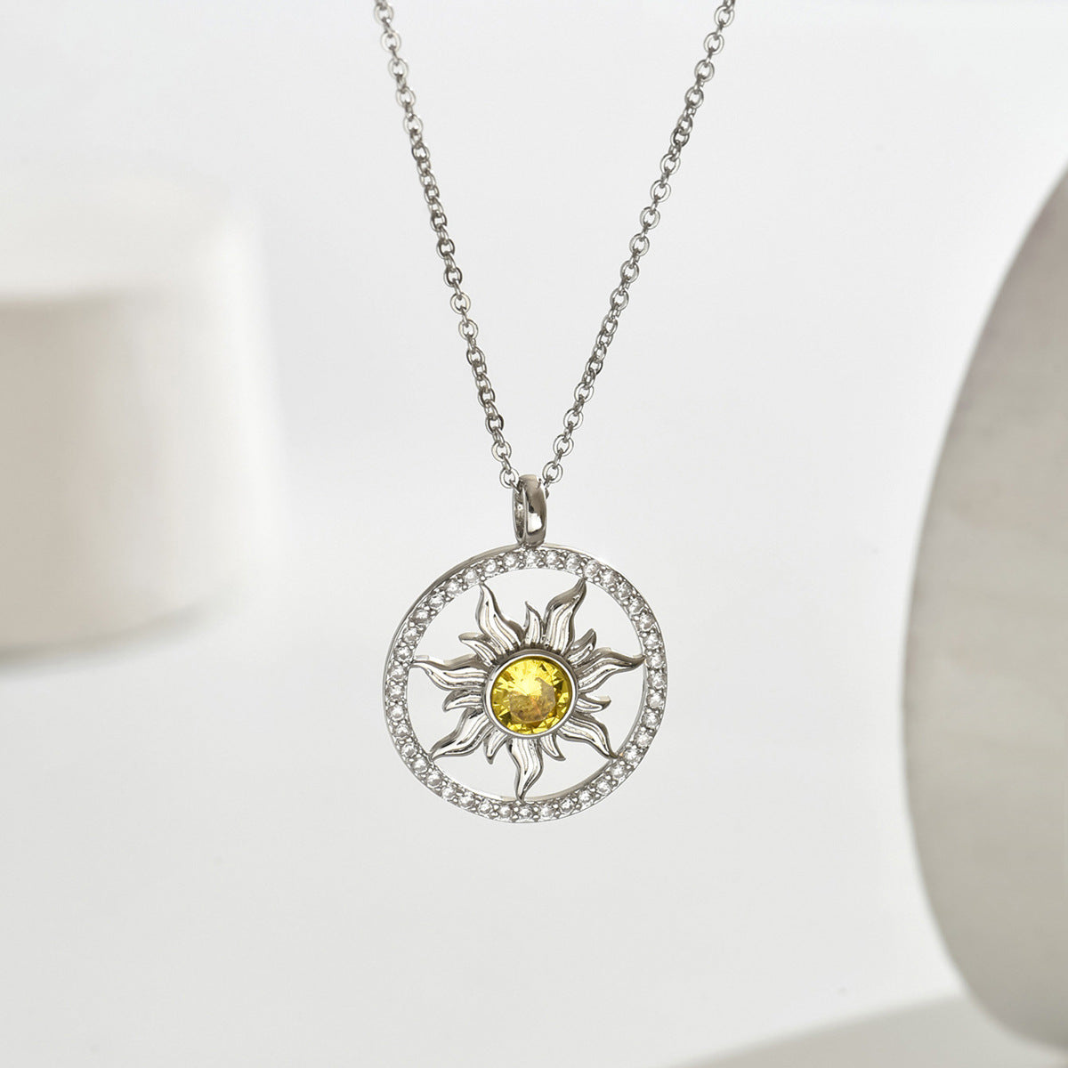 Collar sol en plata 925, símbolo de luz interior, energía vital y renovación personal