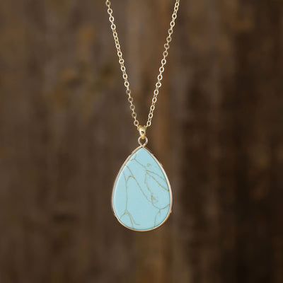 Energía y Elegancia: Collar de Piedra Natural en Forma de Gota