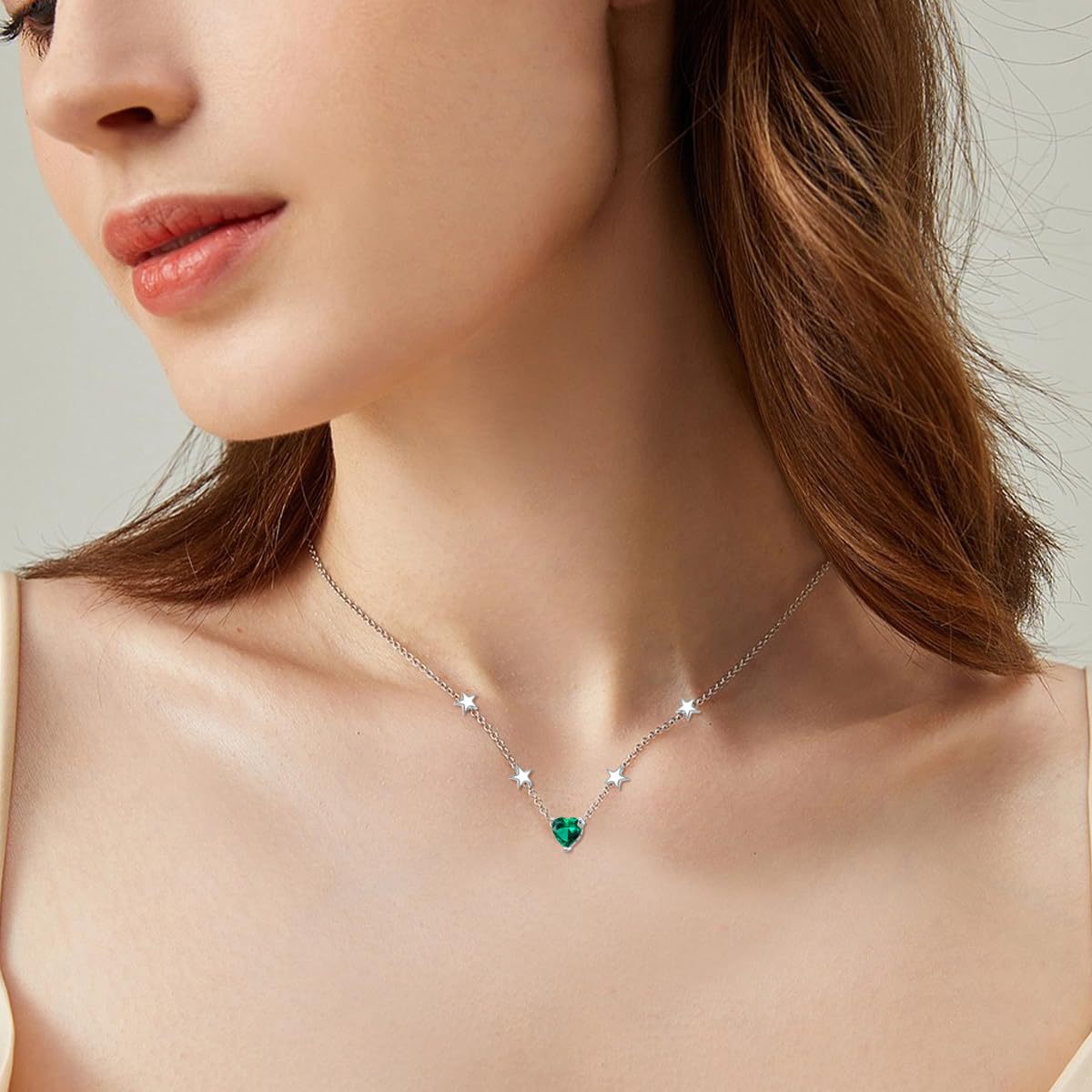 Collar corazón verde en plata 925 con Esmeralda