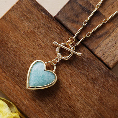 Amor y Protección: Collar Choker de Piedra Natural en Forma de Corazón