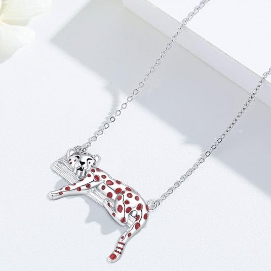 Collar guepardo en plata 925, símbolo de fuerza y estilo indomable