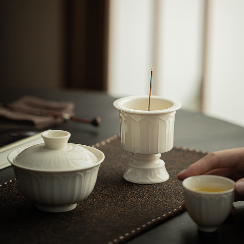Quemador de Incienso de Cerámica Blanca – Pureza y Ofrenda Espiritual