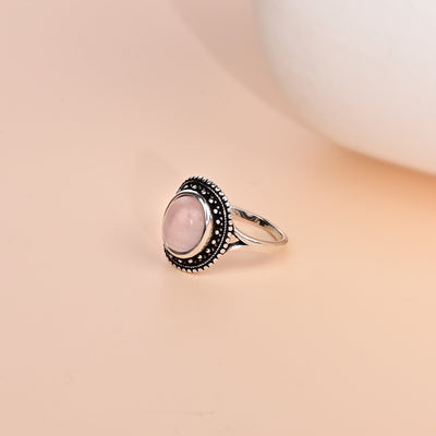 Anillo bohemio de cuarzo rosa en plata 925, amor propio y energía suave con estilo natural