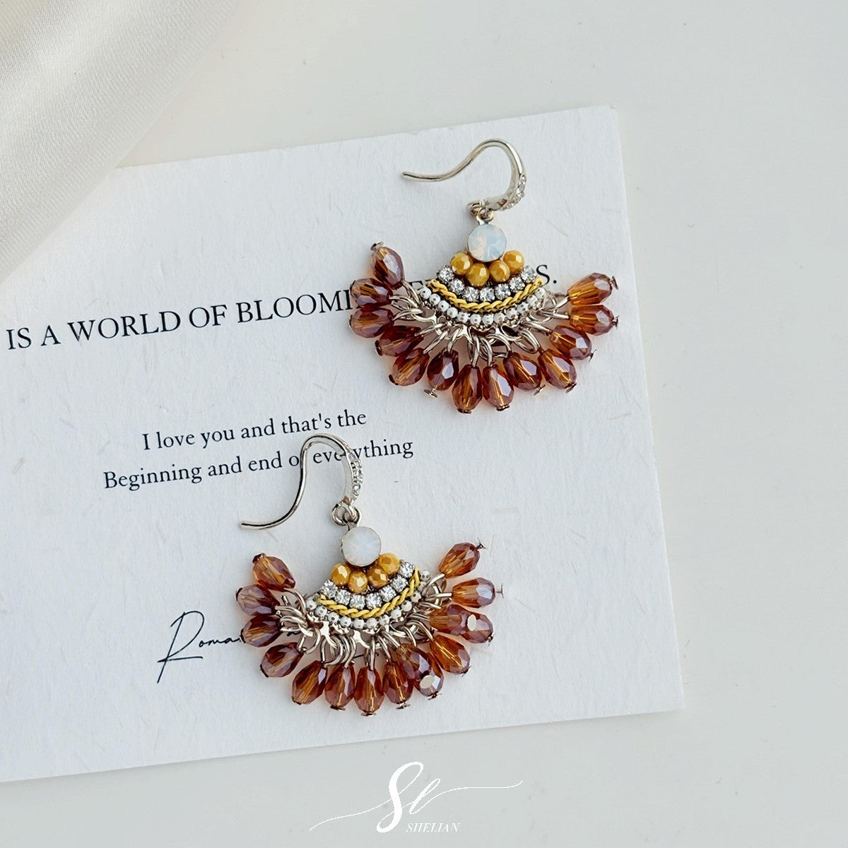 Pendientes de Borlas de Cristal con Minerales: Bohemia, Energía y Estilo Étnico