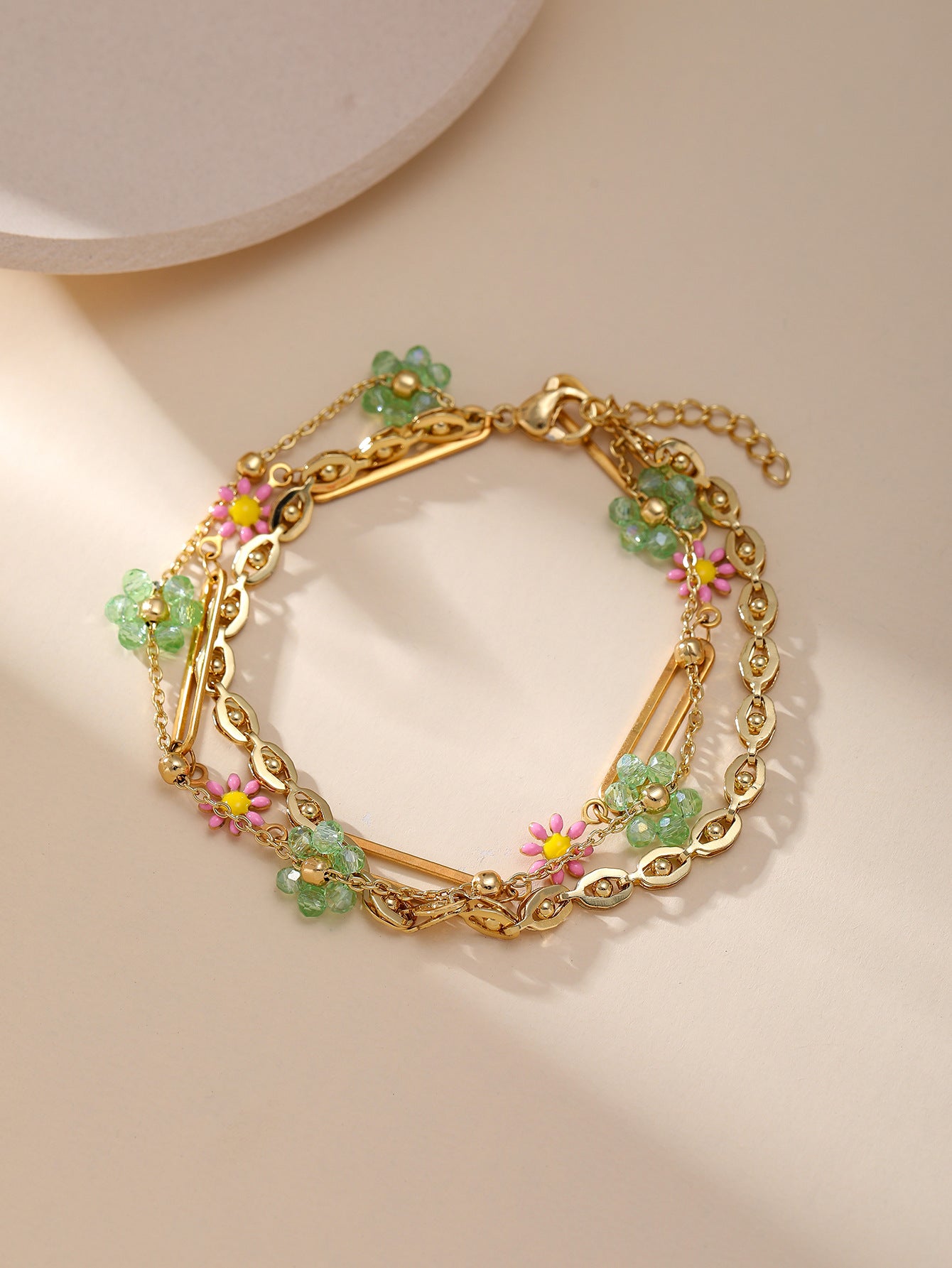 Pulsera de flores: energía femenina y armonía en cada detalle