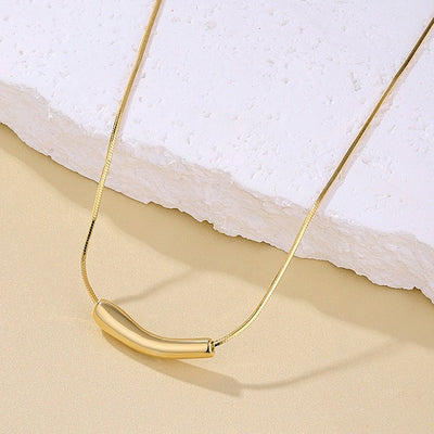 Collar gota de agua en plata 925, diseño minimalista y versátil