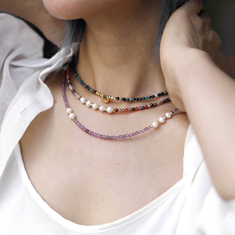 Elegancia Natural y Armonía: Gargantilla con Perlas de Agua Dulce