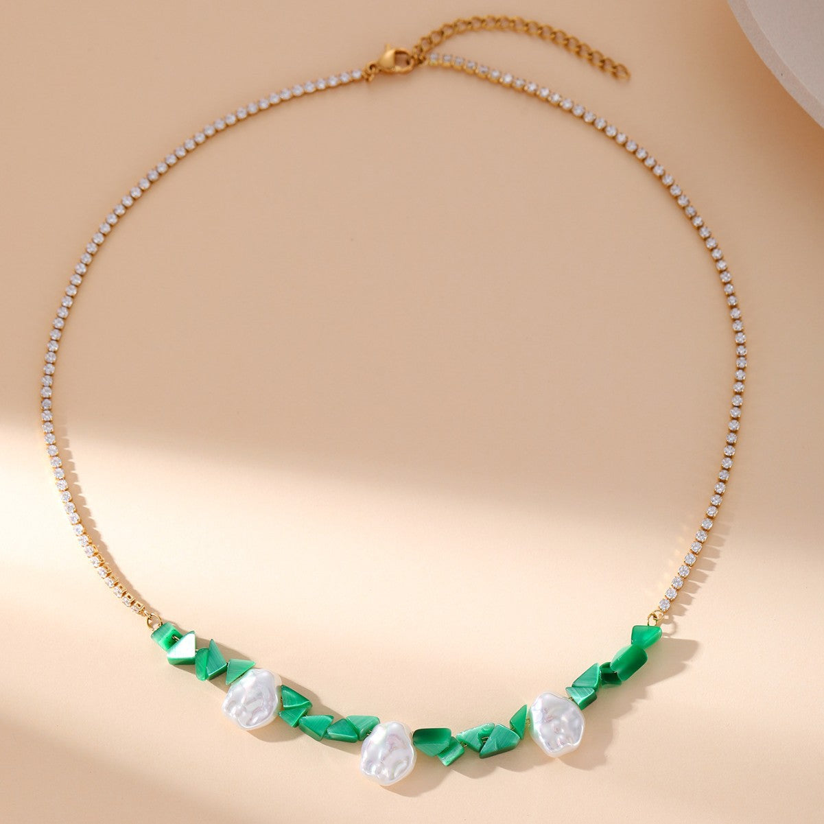 Colgante de malaquita: energía protectora y elegancia natural