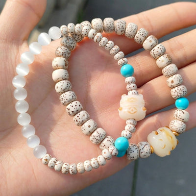 Pulsera de ojo de gato: armonía y buena fortuna bajo la energía lunar