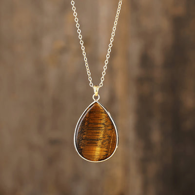 Energía y Elegancia: Collar de Piedra Natural en Forma de Gota