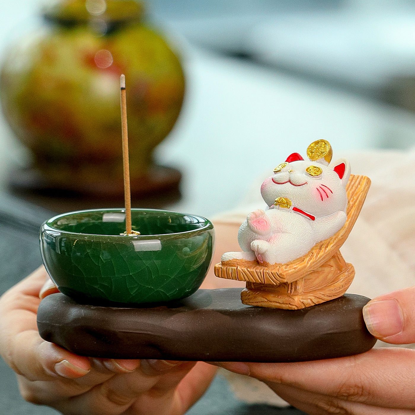 Porta Incienso Gato de la Suerte – Energía Zen y Armonía Espiritual