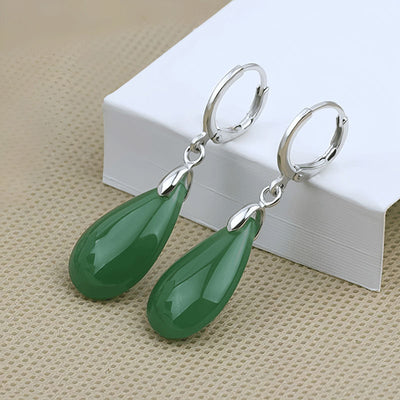 Armonía y Equilibrio: Pendientes Circulares de Turmalina Verde