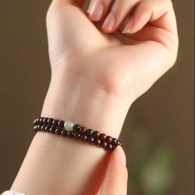 Pulsera de sándalo rojo y turmalina verde: Conexión y protección espiritual