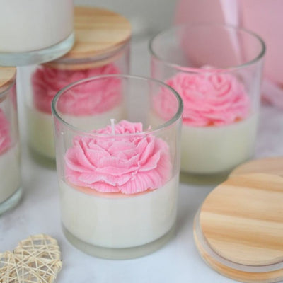 Vela de Aromaterapia de Cera de Soja con Flor de Peonía – Belleza, Calma y Energía Amorosa